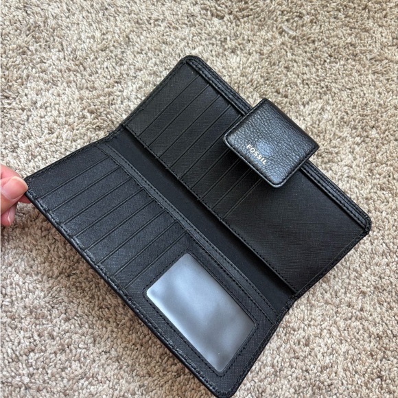 Fossil Black Leather Clutch Wallet - Picture 3 of 3
